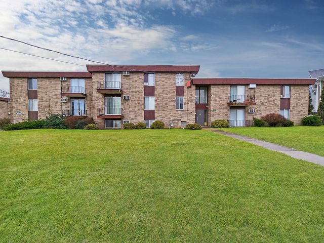 16100 Maple Park Dr   #4, Maple Heights, OH 44137