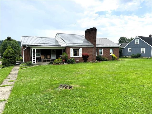 704 Middle 1st St, Rural Valley, PA 16249