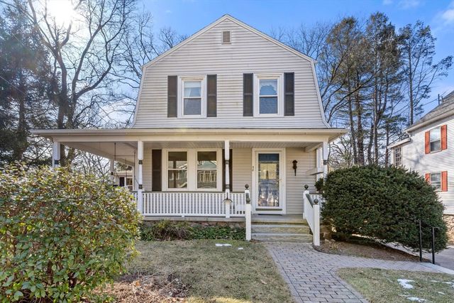58 Curve St, Wellesley, MA 02482