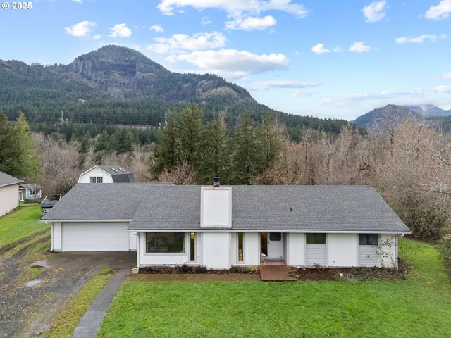 108 Pahatu St, North Bonneville, WA 98639