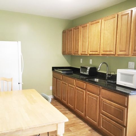 38 Floyd St #3, Waltham, MA 02453