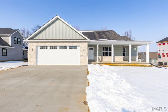 323 Wellington Pl, Farmington, MO 63640