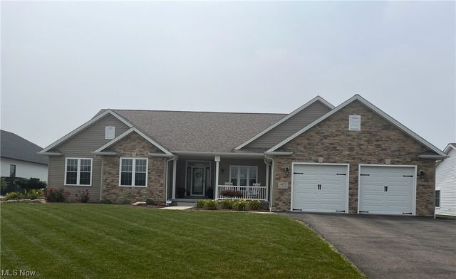 4875 Tree Line Trl, New Middletown, OH 44442