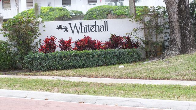 3520 Whitehall Dr #305, West Palm Beach, FL 33401