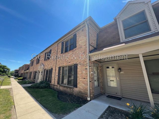 1803 Bristol Walk, Hoffman Estates, IL 60169