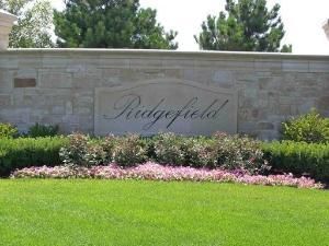 8 Ridgefield Ct, Algonquin, IL 60102