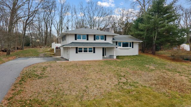 19 Connshire Dr, Waterford, CT 06385
