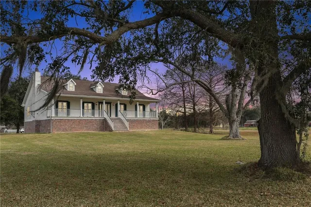 3109 Bayou Rd, Saint Bernard, LA 70085