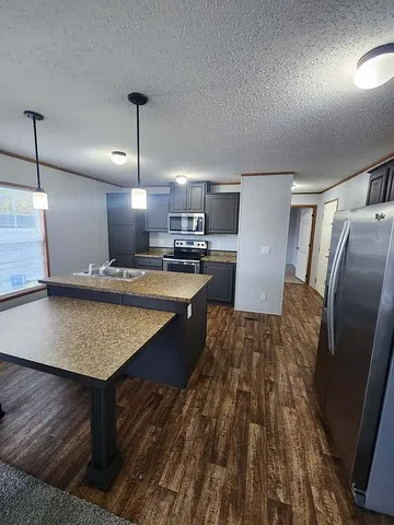 807 High View Dr, Fenton, MO 63026