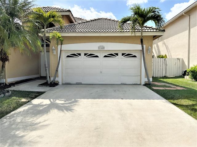 1140 NW 184th Ter, Hollywood, FL 33029