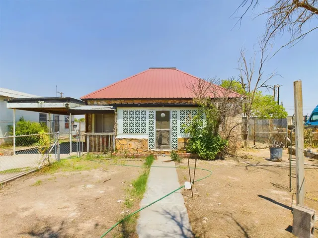 1120 S  Oak St, Pecos, TX 79772