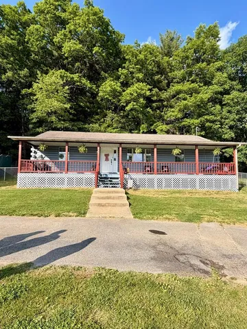 465 Oak Grove Rd, Beckley, WV 25801