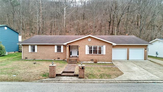 872 Country Estates Rd, Danville, WV 25053