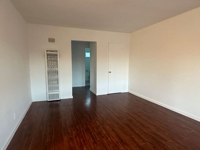 2301 W  Florence Ave  #4, Los Angeles, CA 90043