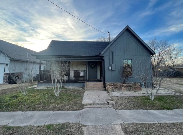 1812 Wright St, Greenville, TX 75401