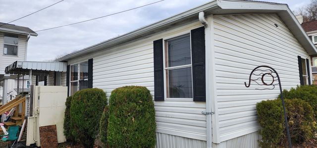 206 Cleveland St, Roscoe, PA 15434