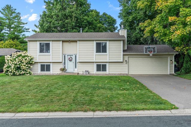 1949 Beaver Dam Ct, Eagan, MN 55122