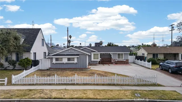 10450 Bevis Ave, Mission Hills, CA 91345