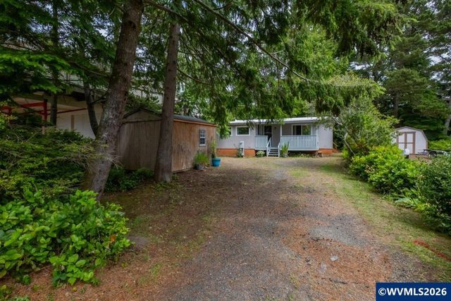 220 SE Hazelton Pl, Depoe Bay, OR 97341