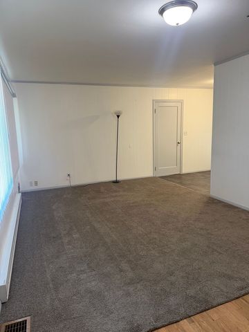 12506 SE Lincoln Ct, Portland, OR 97233
