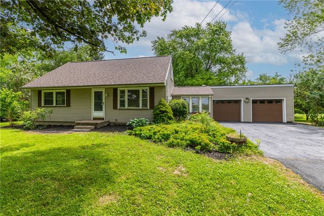 216 Middle Rd, Henrietta, NY 14467