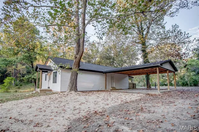 1645 Jones Hollow Rd, Hamburg, IL 62045