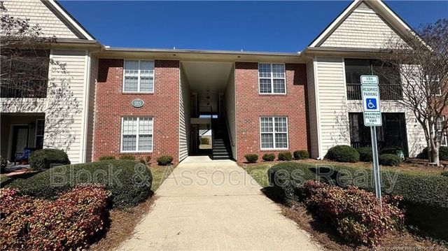 185 Gallery Dr   #204, Spring Lake, NC 28390