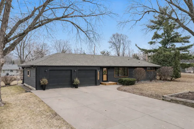 10617 Thomas Ave S, Bloomington, MN 55431