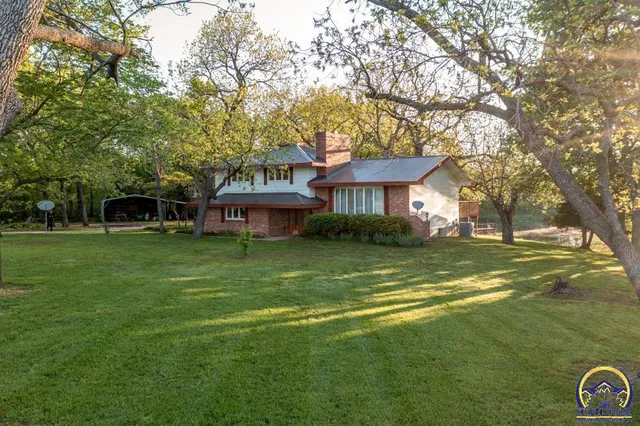 18409 Harveyville Rd, Harveyville, KS 66431