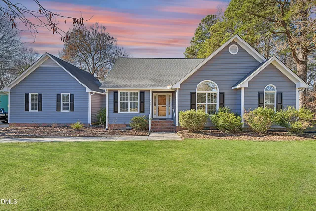 307 Laurel Ridge Dr, Clayton, NC 27520