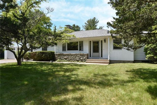 5 Westview Dr, Westerly, RI 02891