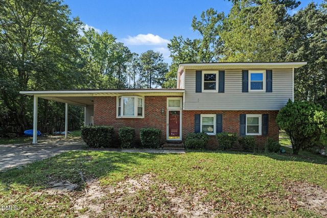 6546 Portsmouth Dr, Fayetteville, NC 28314
