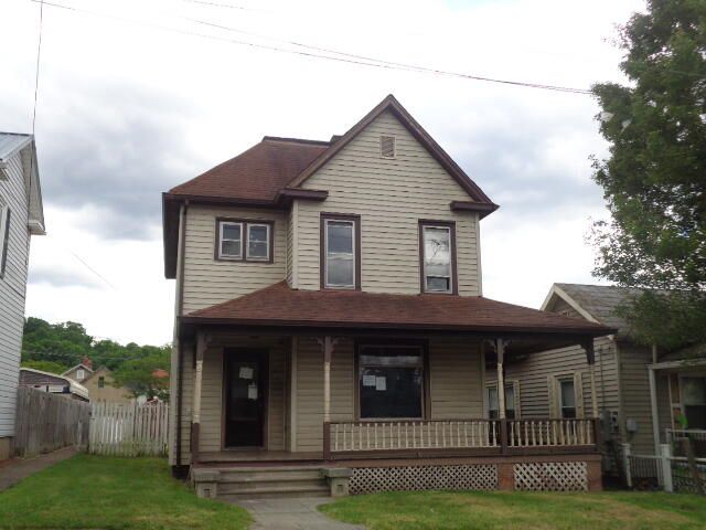 211 E  Beech St, Covington, VA 24426