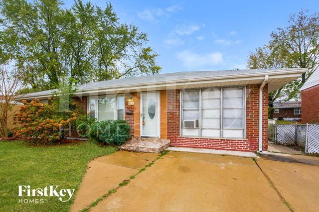 9946 Mackenzie Rd, Saint Louis, MO 63123