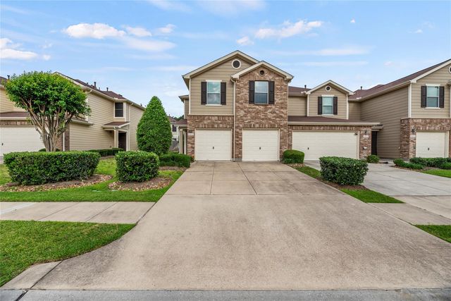 16031 Summerville Lake Dr, Tomball, TX 77377