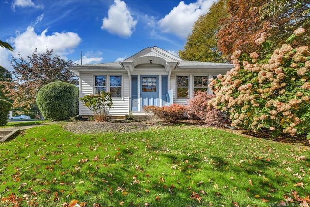 1699 Huntington Tpke, Trumbull, CT 06611