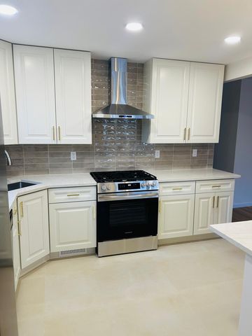 2731 E  65th St, Brooklyn, NY 11234