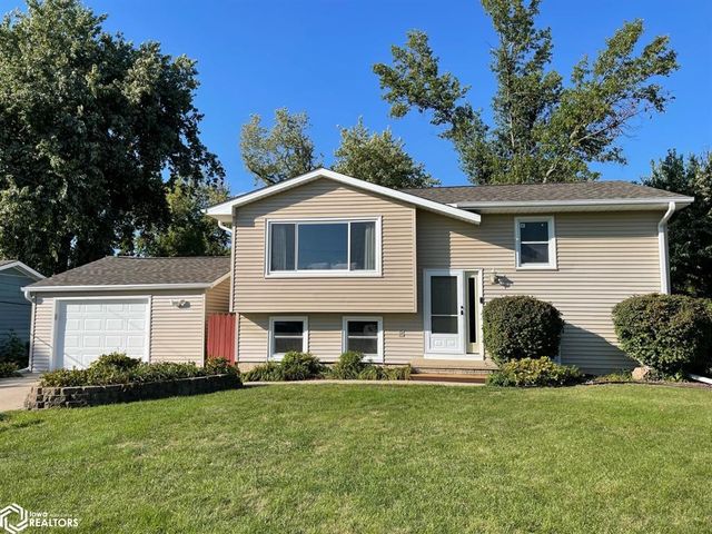 415 12th Ave, Grinnell, IA 50112