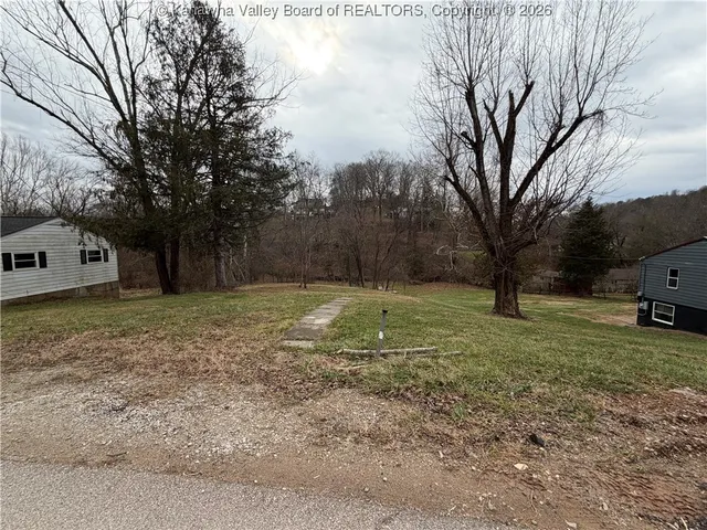 5281 Kelly Rd, Cross Lanes, WV 25313
