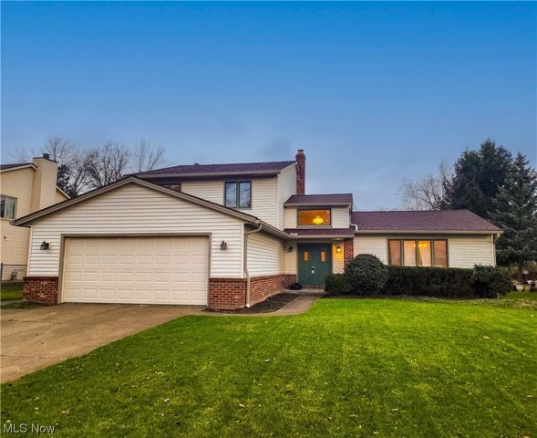 6379 Woodhawk Dr, Mayfield Heights, OH 44124