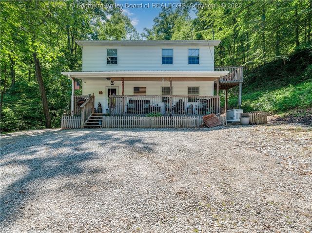 975 Panther Lick Rd, Culloden, WV 25510