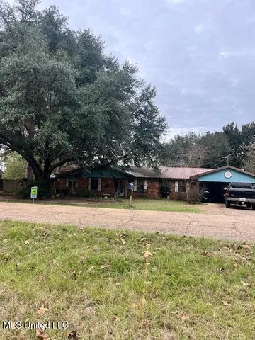 532 McPherson Dr, Monticello, MS 39654