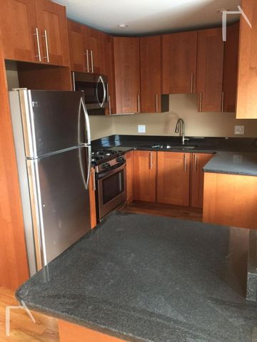 29 Linden St #A2, Brookline, MA 02445