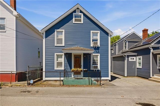 6 Murphy Ave, Bristol, RI 02809