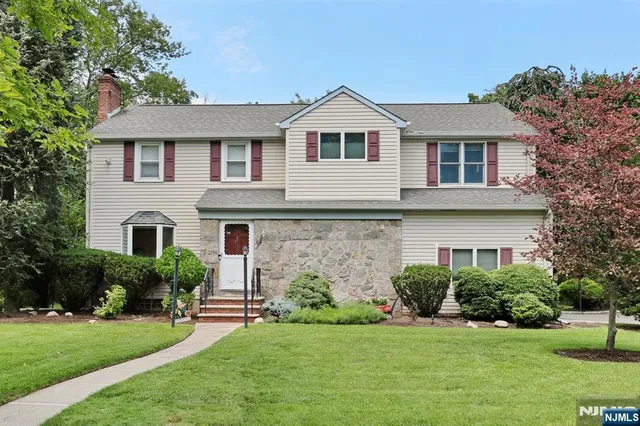 434 Hasbrouck Blvd, Oradell, NJ 07649
