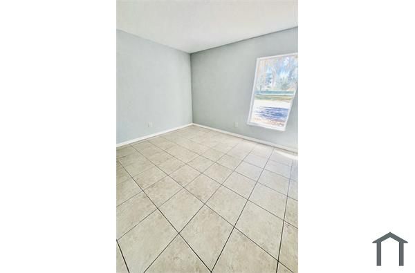 14642 10th St, Dade City, FL 33523
