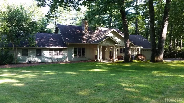 237 Laurel Creek Ln, Sapphire, NC 28774