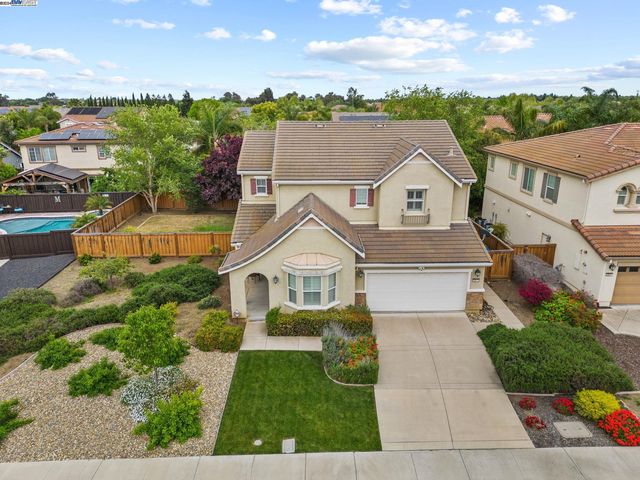 2017 Mint Dr, Brentwood, CA 94513