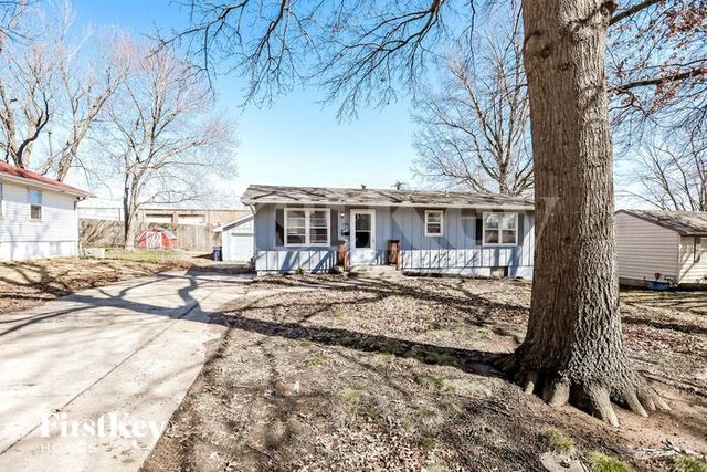 308 SW 7th Ter, Blue Springs, MO 64015