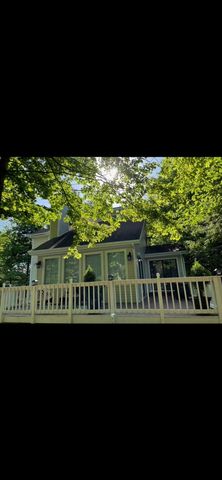 2597 Waterfront Dr, Tobyhanna, PA 18466